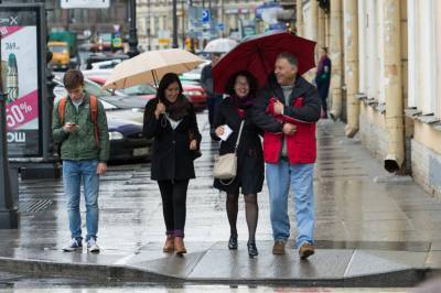 В пятницу дожди в Петербург несет циклон «Винсент»