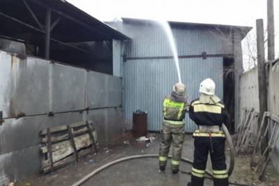 В Кировском районе Волгограда ликвидировали крупный пожар