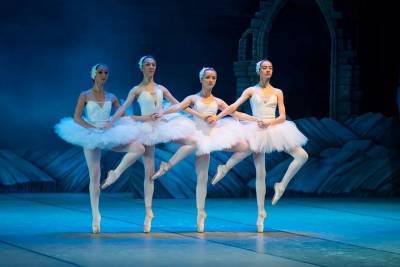 "Волочкова отдыхает": Пегова в балетной пачке восхитила публику