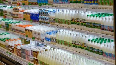 Малоимущие петербуржцы рекордно сократили потребление молока