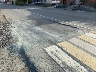 Глава Екатеринбурга поручил устранить дефекты уральских дорог в ближайшие дни