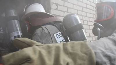 Огнеборцы спасли двухлетнюю малышку на пожаре в Балакове