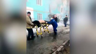 Новости на "России 24". Из горящего дома в Белорецке эвакуировано 26 жильцов, один человек погиб