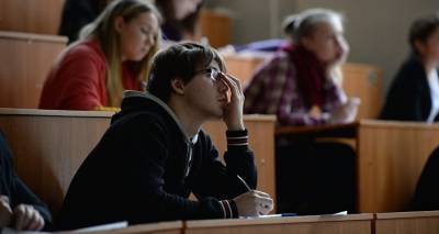 Из двух зол - худшее. Сейм Латвии принял новый закон о языках обучения в вузах
