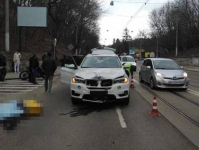 Во Львове водитель BMW X5 насмерть сбил 58-летнюю курьершу Glovo: фото