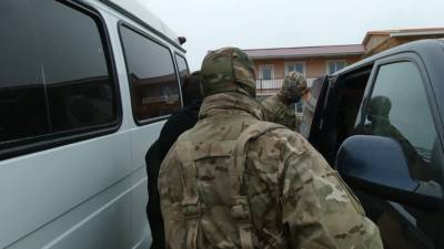 ФСБ задержала двух россиян, планировавших теракт в Крыму — видео