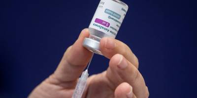 В Португалии препаратом AstraZeneca будут вакцинировать только людей 60+