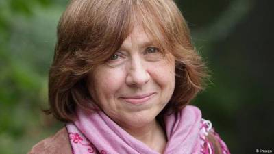 Нобелевская лауреат Светлана Алексиевич пишет книгу о протестах в Беларуси