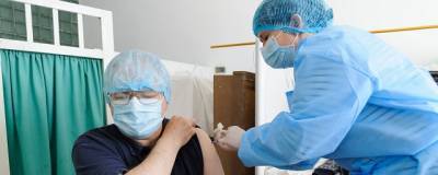 На Украине вторую дозу вакцины от COVID-19 получили пять человек