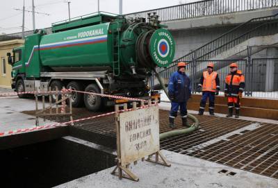 Больше 300 водоемов в Петербурге очистят от мусора в этом году