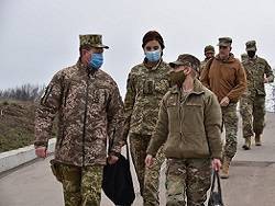 Делегация США посетила зону боевых действий в Донбассе