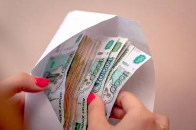 Покупатели магазина в Подмосковье "положили в карман" кассира более 700 тысяч рублей