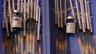Минздрав Латвии заявил о массовом отказе граждан от вакцинации препаратом AstraZeneca
