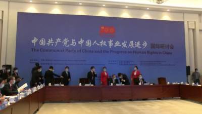 Китай отверг обвинения Запада, который сам ударил по уйгурам