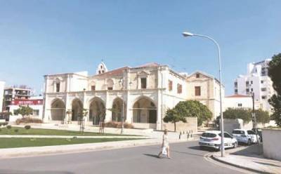 Католический монастырь в центре Ларнаки