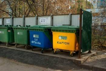 В Череповце прохожие помогли ворам погрузить в Газель шесть мусорных контейнеров