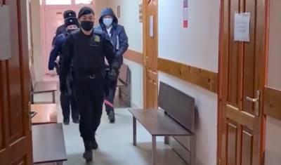 В Уфе суд решил не заключать под стражу главу Илишевского района Ильдара Мустафина