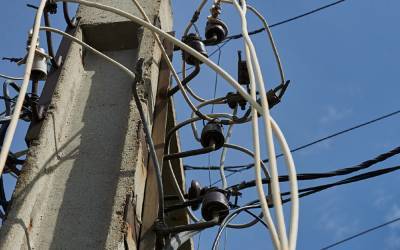 Несколько признаков, указывающих на воровство электроэнергии соседями по даче