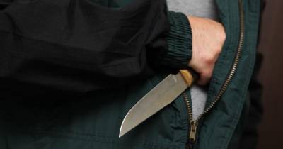 Рецидивист бросался с ножом на прохожих в центре Курска