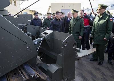 В Сухопутных войсках ВС России создадут первое подразделение с ударными роботами