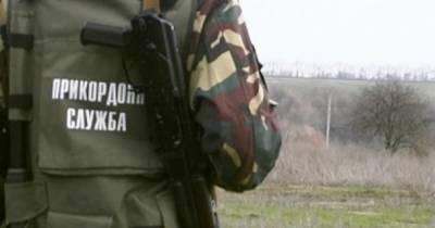 Пограничники задержали вооруженного мужчину на границе с Молдовой (ФОТО)