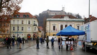 В Словении с 12 апреля отменят комендантский час и ослабят карантин