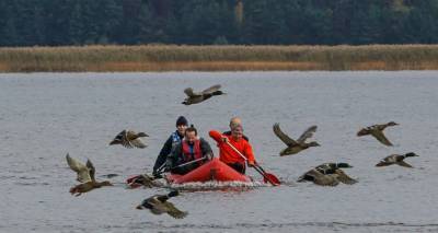 Лодка перевернулась: в Латвии продолжают тонуть люди