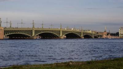 Реки и каналы Петербурга очистят от мусора