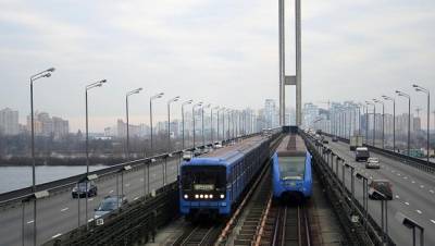 Самый загруженный мост Киева снова будут ремонтировать: движение Южным надолго ограничат