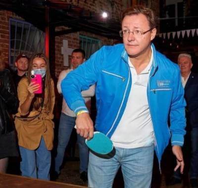 Слабое звено: самарского губернатора Дмитрия Азарова могут попросить «на выход»