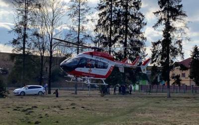 В Украине пациентку впервые доставили в больницу на вертолете