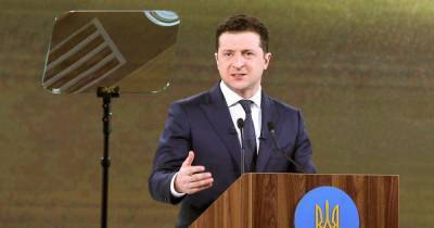 Зеленский ввел в действие санкции СНБО против Януковича, Курченко и силовиков-предателей список