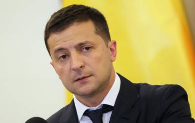 Зеленский ввел в действие санкции против Януковича, Курченко и силовиков-предателей: список
