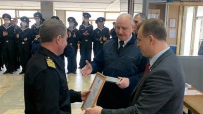 Депутат Вострецов встретился с будущими моряками в Петербурге