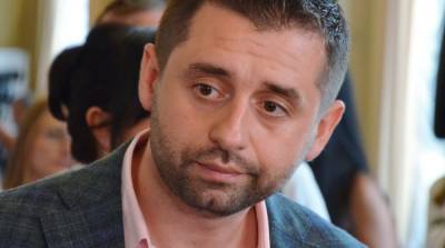 Арахамия пригласил Степанова на заседание «Слуги народа» обсудить его отставку