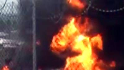 На севере Израиля вспыхнул пожар на нефтеперерабатывающем заводе
