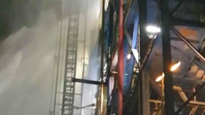 Пожар произошел на нефтеперерабатывающем заводе на севере Израиля