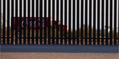 Пентагон отменил строительство стены на границе с Мексикой