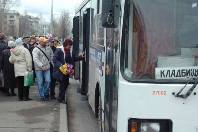 В пасхальное воскресенье до костромских кладбищ будет ездить больше автобусов