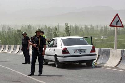 В Киргизии заявили о стягивании Таджикистаном военной техники к границе
