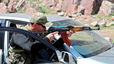В Киргизии обвинили Таджикистан в стягивании военной техники к границе