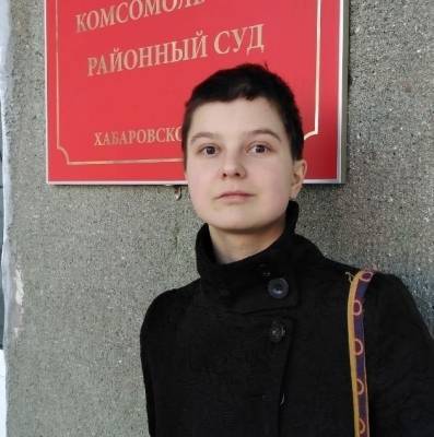 Художница Юлия Цветкова, которую судят за паблик в соцсетях, объявила голодовку