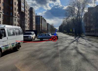 В столице Коми Volkswagen протаранил неудачного выехавший со двора ВАЗ
