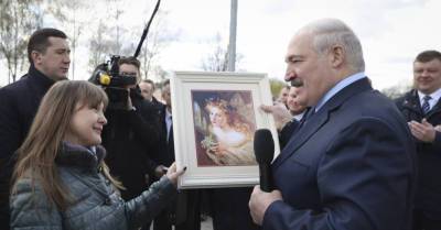 Неделя в Беларуси: "покушение на Лукашенко" обрастает подробностями, Тихановская просит помощь у Австрии