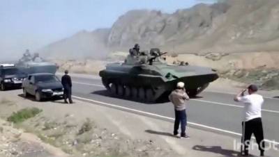 В Таджикистане опровергли данные о стягивании военной техники к границе с Киргизией