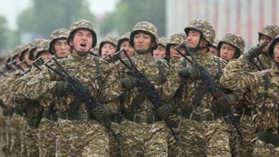 Киргизия заявила о стягивании Таджикистаном военной техники к границе
