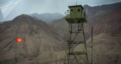 В Кыргызстане заявили о стягивании военной техники Таджикистана к границе