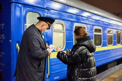 "Укрзализныця" анонсировала "рейды" в поездах на праздники: что будут проверять