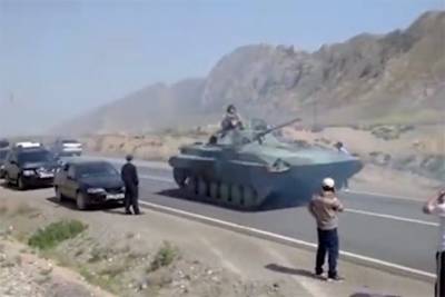 Киргизия заявила о передвижении военной техники к границе со стороны Таджикистана