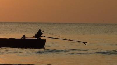 Сотрудники МЧС ищут троих пропавших рыбаков на Сахалине
